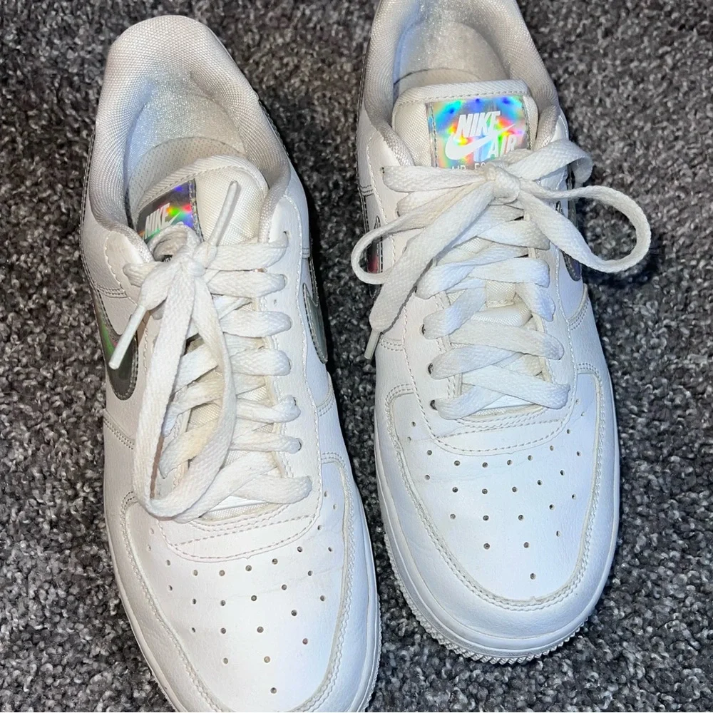 Chrome Nikes light wear small creasing - Picture 6 of 7